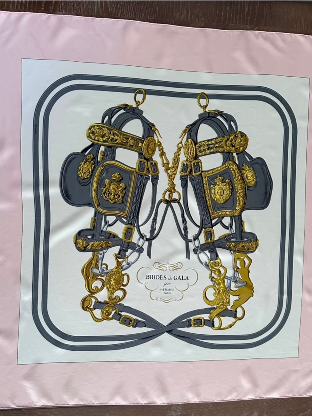 Hermes Silk Scarf Carré 90 Pink White Hand Rolled Made in France - Picture 7 of 9